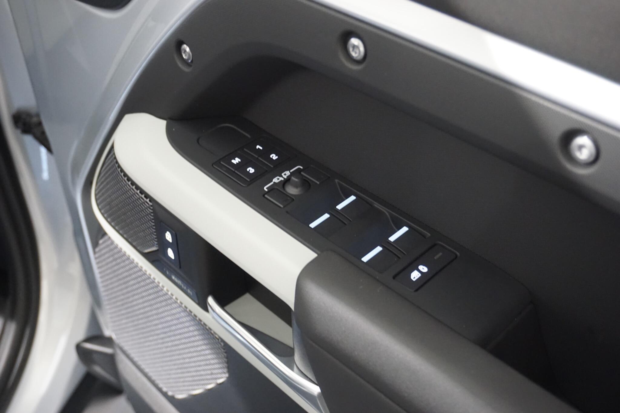 Land Rover Defender 110 2.0 P400e 15.4kWh XS Edition SUV 5dr Petrol Plug-in Hybrid Auto 4WD Euro 6 (s/s) (404 ps)